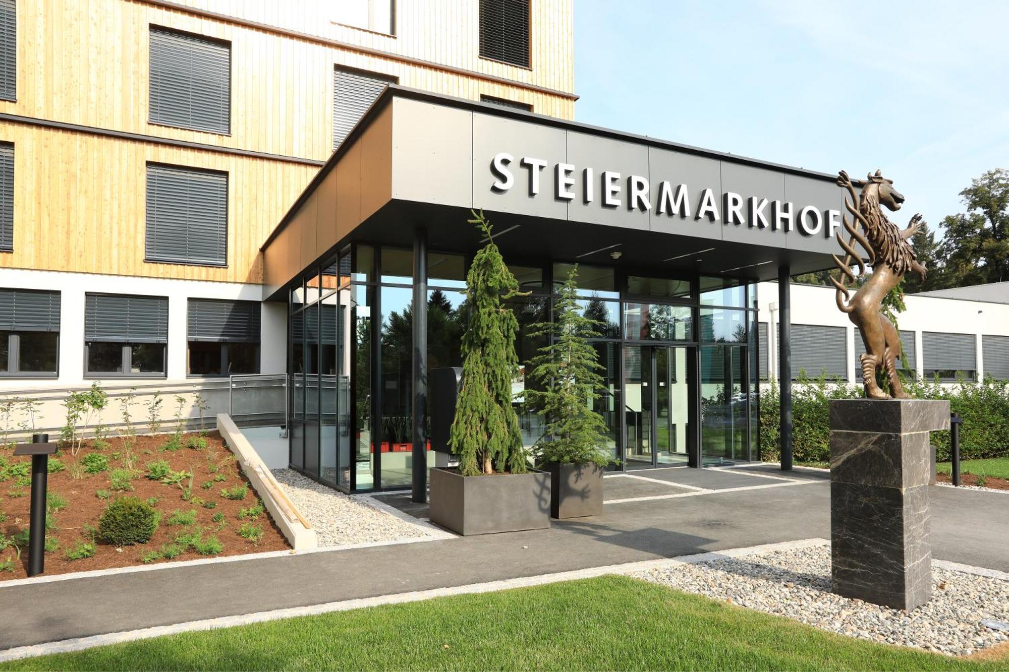 Hotel Steiermarkhof Graz - Aus Holz Gebaut, Von Huegeln Gekuesst Exterior photo