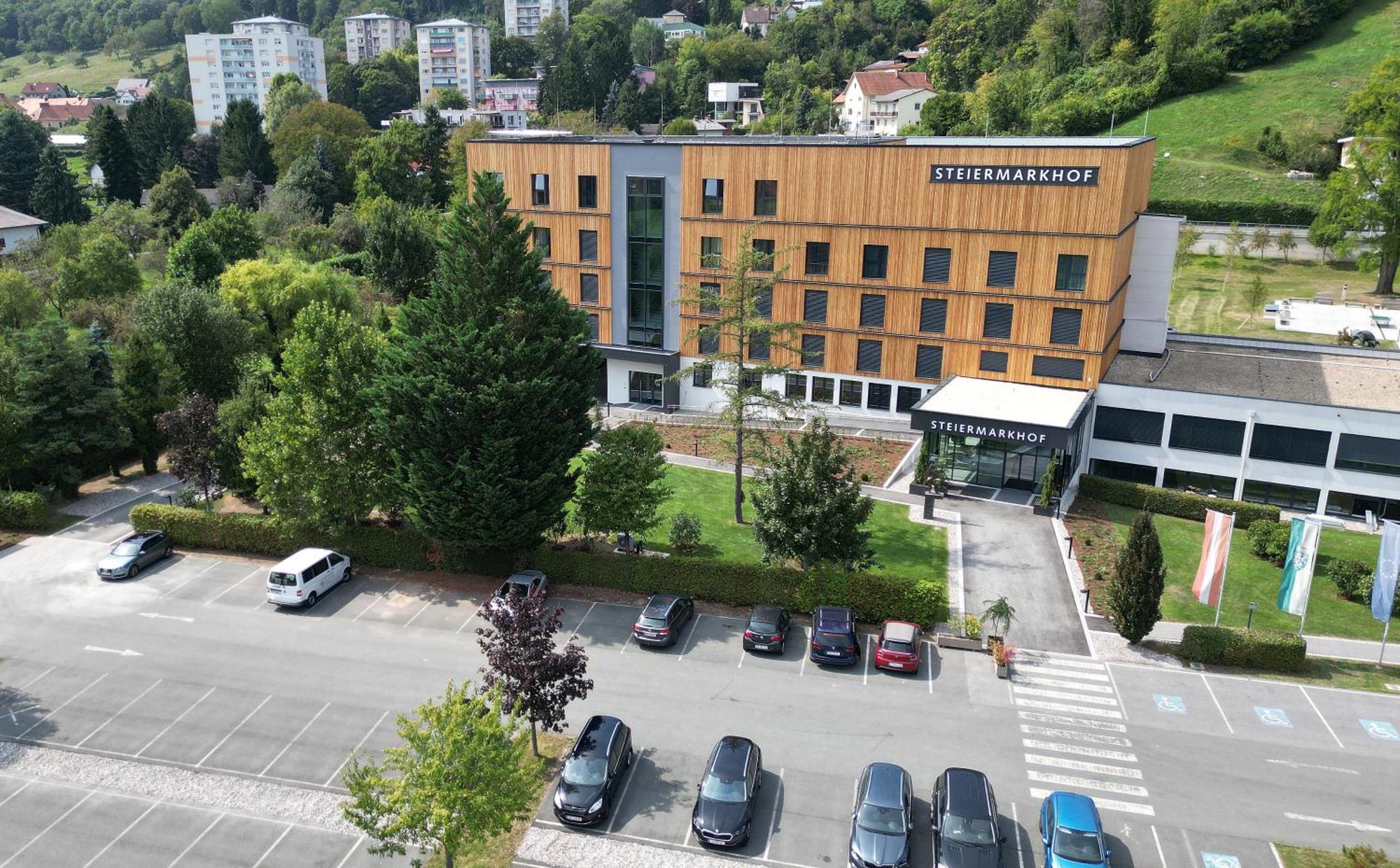 Hotel Steiermarkhof Graz - Aus Holz Gebaut, Von Huegeln Gekuesst Exterior photo